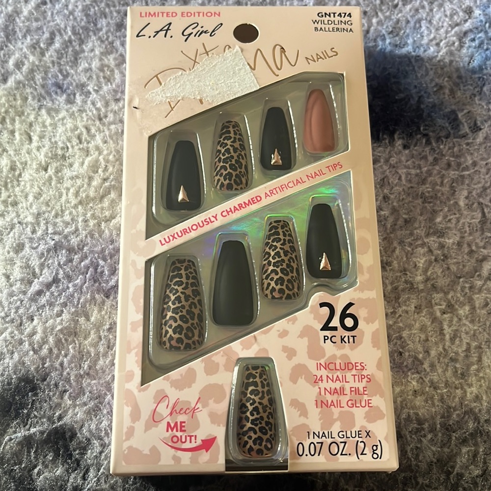 New Extra Divina Nails…